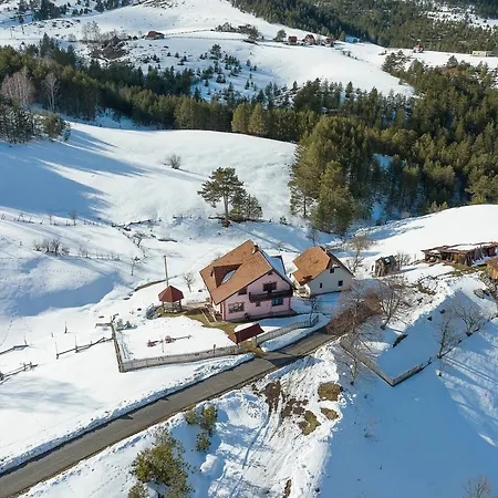 شقة Domacinstvo Spasenic