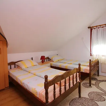 شقة Domacinstvo Spasenic Ribnica (Cajetina)