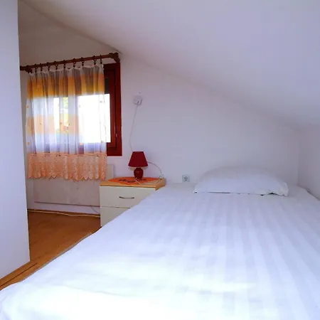 شقة Domacinstvo Spasenic