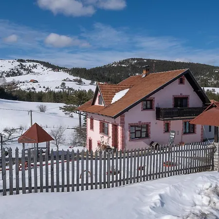 Domacinstvo Spasenic شقة Ribnica (Cajetina)